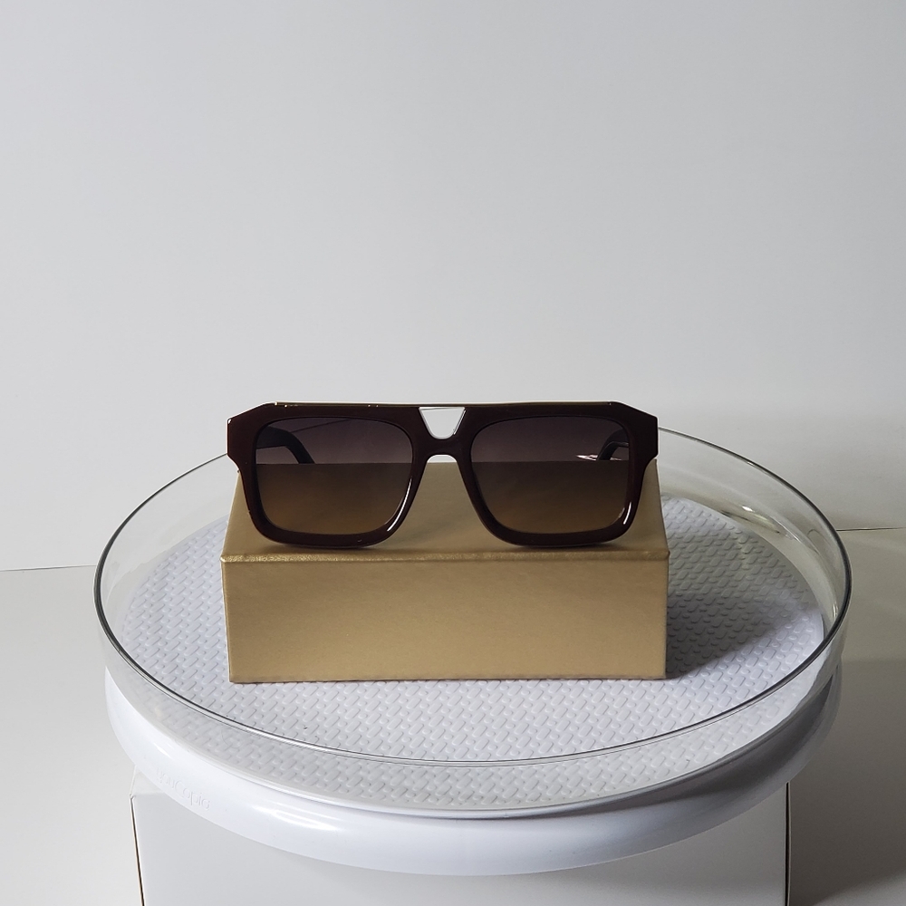 Maroon stliysh glasses